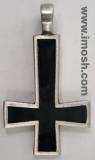 Amulet - Obr�cen� k�� �ern�